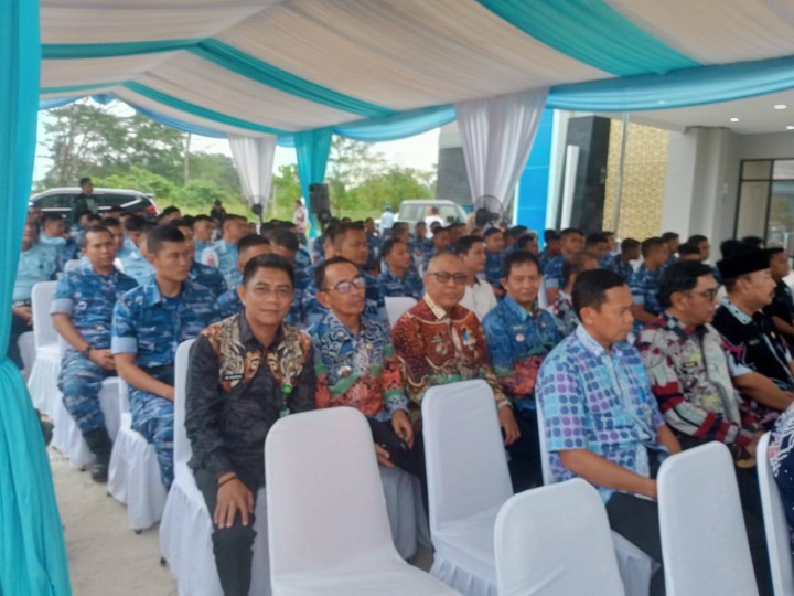 Giat, Kamis 24 April 2025 Menghadiri Rapat Pelaksanaan Monitoring Kepesertaan Non ASN Pemerintah Kota Samarinda di Hotel Mercure Kota Samarinda dihadiri Kasi Tapem beserta staf, Menghadiri Perpisahan Purna Tugas Lurah Tanah Merah di Halaman Kantor Kelurahan Tanah Merah dihadiri Lurah, Menghadiri Peresmian Kantor Mako Detasemen TNI AU Samarinda di Mako Detasemen AU Jl. Poros Samarinda-Bontang Sungai Siring dihadiri Lurah & Mengadakan Konsultasi dan Koordinasi ke BPN Kota Samarinda dihadiri Kasi Tapem beserta staf.