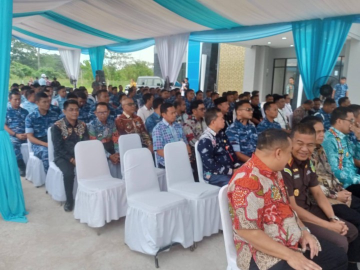 Giat, Kamis 24 April 2025 Menghadiri Rapat Pelaksanaan Monitoring Kepesertaan Non ASN Pemerintah Kota Samarinda di Hotel Mercure Kota Samarinda dihadiri Kasi Tapem beserta staf, Menghadiri Perpisahan Purna Tugas Lurah Tanah Merah di Halaman Kantor Kelurahan Tanah Merah dihadiri Lurah, Menghadiri Peresmian Kantor Mako Detasemen TNI AU Samarinda di Mako Detasemen AU Jl. Poros Samarinda-Bontang Sungai Siring dihadiri Lurah & Mengadakan Konsultasi dan Koordinasi ke BPN Kota Samarinda dihadiri Kasi Tapem beserta staf.
