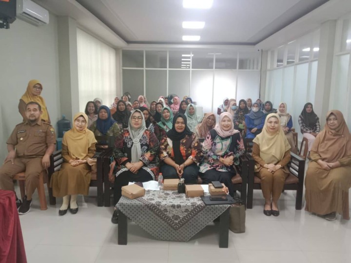 Giat, Senin 28 April 2025 Melaksanakan apel Senin pagi di kelurahan sempaja barat dipimpin oleh Kasi Tapem, Menghadiri Bimtek PMT bagi balita dan bumil yang bermasalah pada gizi/kurang gizi di Ruang pertemuan UPTD Puskesmas Sempaja dihadiri Kasi Ekbang & Melaksanakan dan langsung menanggapi pengaduan warga tentang aktivitas gudang di Jl. AW. Syahrani 4 Blok JB RT 01 dihadiri Kasi Tapem beserta staf dan Babinsa.