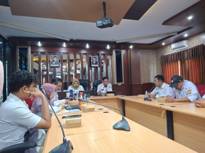 Giat Rabu, 30 April 2025 Menghadiri Rapat Koordinasi Perencanaan Kegiatan Probebaya Kelurahan di Ruang Rapat Klinik Perencanaan (Gedung A) BAPPERIDA Kota Samarinda Lt 2 dihadiri Kasi Ekbang dan Staf Kasi Kesra.