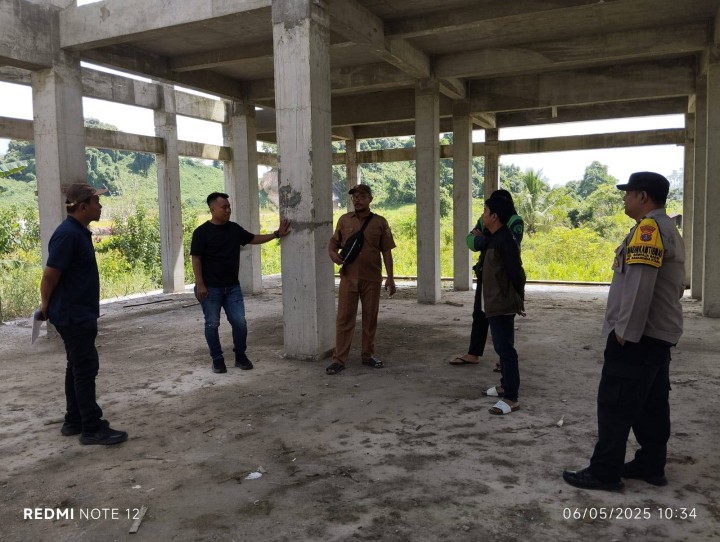 Giat Selasa, 06 Mei 2025 Mengikuti Pengembangan Kompetensi Lurah dalam Tata Kelola Pemerintahan yang Efektif dan Responsif di BKPSDM Provinsi Kalimantan Timur dihadiri Lurah & Pengecekan tanah haji badri  Jln aw Syaharani gang walet rt 02 dihadiri Kasi Tapem beserta staf dan Bhabinkamtibmas