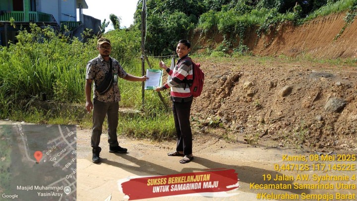 Giat, Kamis 08 Mei 2025 Menghadiri Rapat Sosialisasi Target Laku Pandai untuk BUMRT di ruang Mangkupelas Lt 2 balaikota Samarinda dihadiri Lurah & Peninjauan lahan permohonan sertifikat di AWS 4 Blok. S RT 01 dihadiri Kasi Tapem beserta staf.