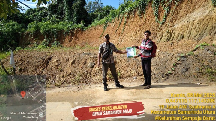 Giat, Kamis 08 Mei 2025 Menghadiri Rapat Sosialisasi Target Laku Pandai untuk BUMRT di ruang Mangkupelas Lt 2 balaikota Samarinda dihadiri Lurah & Peninjauan lahan permohonan sertifikat di AWS 4 Blok. S RT 01 dihadiri Kasi Tapem beserta staf.