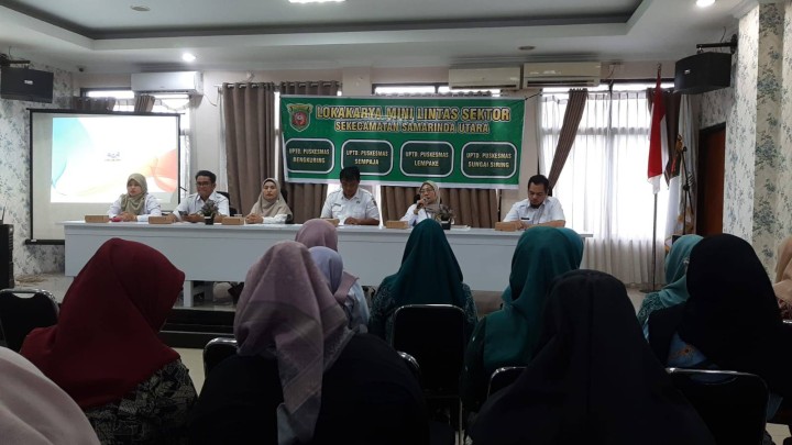 Giat, Rabu 21 Mei 2025 Menghadiri Rapat Sosialisasi dalam Sistem Penerimaan Murid Baru (SPMB) di Ruang pertemuan 1 SMA Negeri 16 Samarinda dihadiri Sekretaris,  Menghadiri Sosialisasi Rembuk dalam Pengerjaan dan Perbaikan Drainase atau Parit di Jalan AW. Syaharani GG 4 RT 01 dan RT 02 di Aula Masjid Al-Muhajirin dihadiri Kasi Tapem beserta staf Ketua RT, Babinsa, Perwakilan PU Perencanaan dan Pihak Konsultan & Menghadiri Rapat Loka Karya Mini Lintas Sektor Triwulanan ke 2 di Aula Kecamatan Samarinda Utara dihadiri Kasi Kesra.