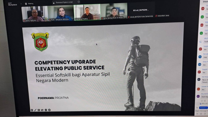 Giat pagi, Jum'at 23 Mei 2025 Mengikuti Zoom Meeting Sharing ASN dan NON ASN Completely Upgrade Elevating Public Service Soft Skill Esensial bagi Aparatur Sipil Negara Modern di ikuti oleh Lurah.