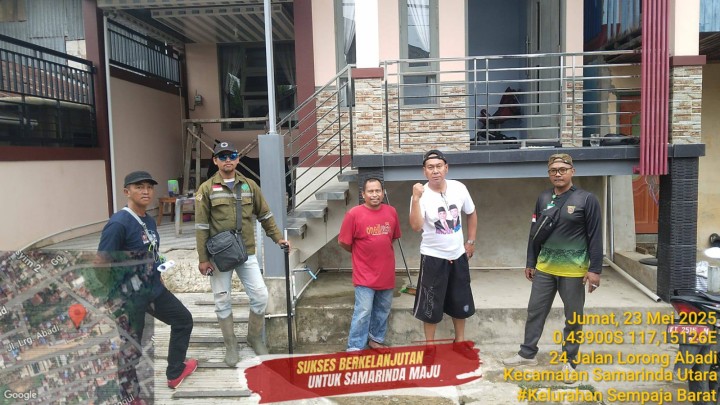 Giat siang, Jum'at 23 Mei 2025 Peninjauan pengukuran lahan permohonan sertifikat secara mandiri di jl. KH. Wahid Hasyim 2 Gg. Lorong Abadi RT.12 dihadiri Kasi Tapem beserta staf dan di dampingi oleh Ketua RT.12.