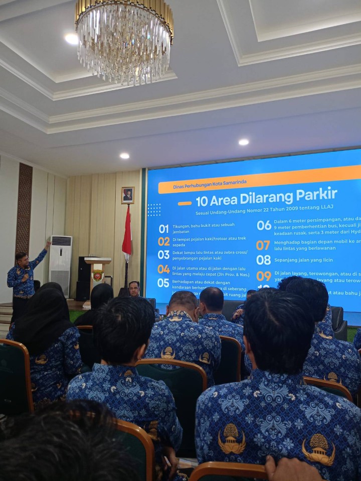 Giat, Selasa 17 Juni 2025 Menghadiri Rapat Sosialisasi Pengelolaan Persampahan Tingkat RT Se-Kota Samarinda di Kantor Kelurahan Sempaja Selatan dihadiri Kasi Ekbang &  Menghadiri Rapat Sosialisasi Parkir Berlangganan di wilayah Kota Samarinda di ruang rapat Lt 2 PKK Kota Samarinda dihadiri Sekretaris.