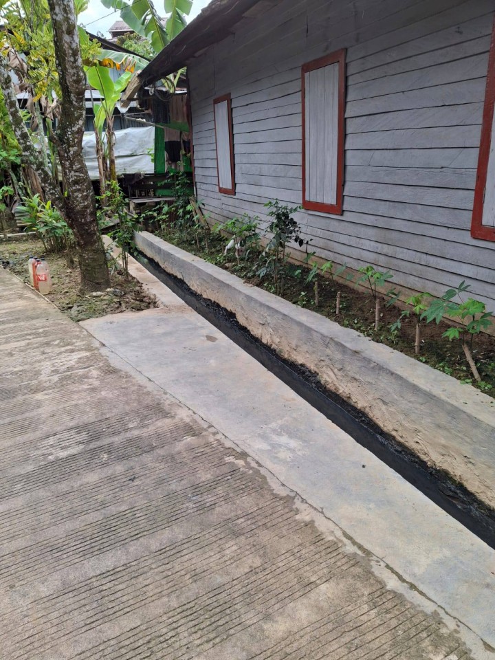 Giat, Minggu 22 Juni 2025 Melaksanakan kerja bakti dilingkungan RT Jl. KH Wahid Hasyim RT 04 dan Perum Kayu Manis RT 07 dihadiri Kasi Ekbang.