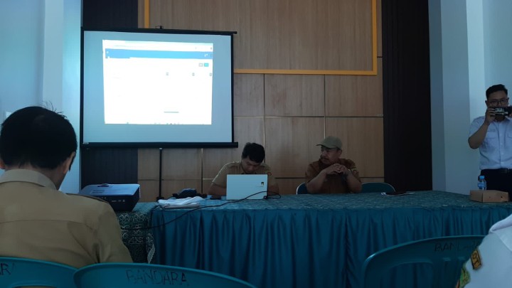 Giat sore, Senin 23 Juni 2025 Menghadiri Rapat Pengendalian dan Monitoring Pekerjaan (Radalok) TW I dan TW II Tahun 2025 di kantor Kelurahan Bandara  dihadiri Seklur, Kasi Ekbang beserta staf, Kasi Kesra.