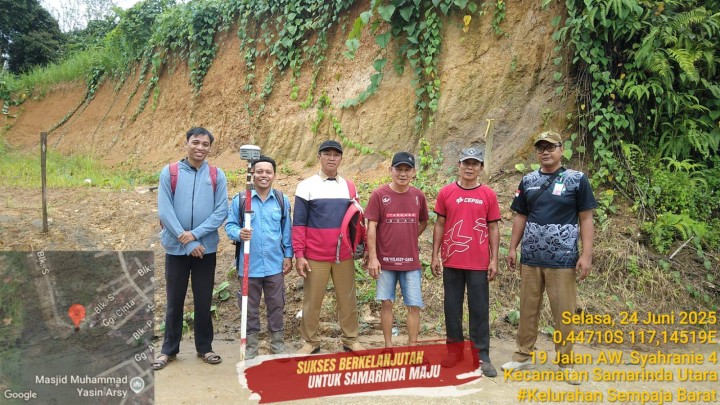 Giat sore, Selasa 24 Juni 2025 Peninjauan lahan permohonan sertifikat di AWS 4 Blok. S dihadiri Kasi Tapem beserta staf dan Ketua RT.