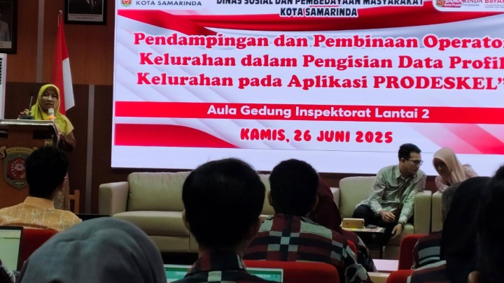 Giat, Kamis 26 Juni 2025 Menghadiri Rapat Pendampingan dan pembinaan operator kelurahan dalam pengisian data profil kelurahan pada aplikasi Prodeskel di Aula Inspektorat Daerah dihadiri Staf Ekbang.