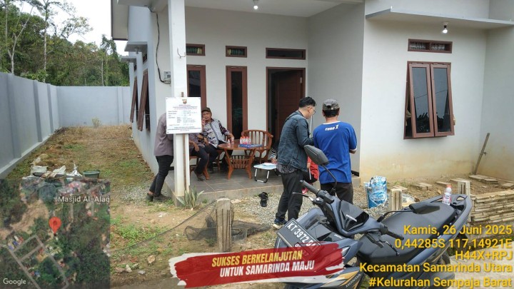 Giat siang, Kamis 26 Juni 2025 Peninjauan lahan dan bangunan permohonan IMTN di AWS 4 Blok.W RT 01 dihadiri perwakilan Staf Kasi Tapem Kecamatan, Kasi Tapem Kelurahan beserta staf dan Ketua RT 01.