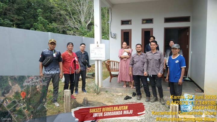 Giat siang, Kamis 26 Juni 2025 Peninjauan lahan dan bangunan permohonan IMTN di AWS 4 Blok.W RT 01 dihadiri perwakilan Staf Kasi Tapem Kecamatan, Kasi Tapem Kelurahan beserta staf dan Ketua RT 01.