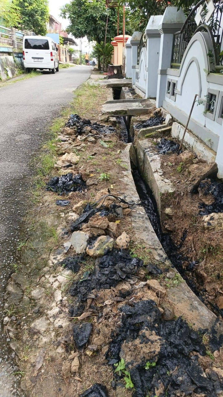 Giat, Minggu 29 Juni 2025 Monitoring kegiatan kerja bakti dilingkungan RT pada Kelurahan Sempaja Barat dihadiri Lurah, Kasi Ekbang, Kasi Kesra, Ketua RT 02, RT 05, RT 06, RT 07 dan seluruh warga kelurahan sempaja barat terimakasih atas perhatiannya, Jalan AW Syahrani GG Walet 1 dan 2 RT 02, Jalan KH Wahid Hasyim Perum TVRI Graha Asri RT 05 dan Perumahan Pinang Mas RT 06 dan Perumahan Kayu Manis RT 07