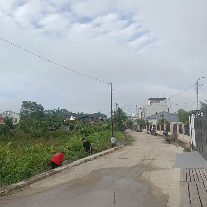 Giat, Minggu 29 Juni 2025 Monitoring kegiatan kerja bakti dilingkungan RT pada Kelurahan Sempaja Barat dihadiri Lurah, Kasi Ekbang, Kasi Kesra, Ketua RT 02, RT 05, RT 06, RT 07 dan seluruh warga kelurahan sempaja barat terimakasih atas perhatiannya, Jalan AW Syahrani GG Walet 1 dan 2 RT 02, Jalan KH Wahid Hasyim Perum TVRI Graha Asri RT 05 dan Perumahan Pinang Mas RT 06 dan Perumahan Kayu Manis RT 07