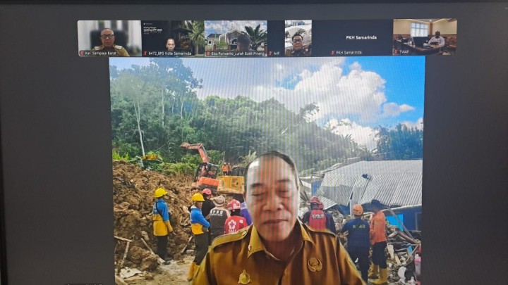 Giat sore, Senin 30 Juni 2025 Mengikuti Zoom Meeting Rapat Koordinasi sekolah rakyat Tahap II Tahun 2025/2026 diikuti Lurah.