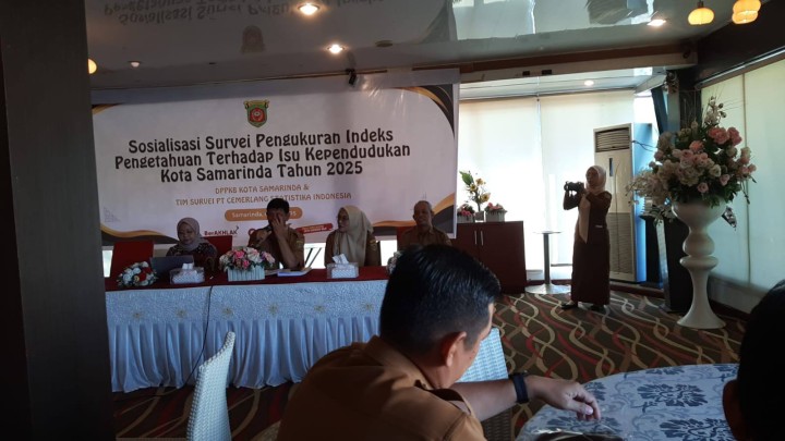 Giat, Selasa 01 Juli 2025  Menghadiri Sosialisasi survey pengukuran indeks pengetahuan terhadap isu kependududkan kota samarinda tahun 2025 di Yen's Delight Cafe n Resto dihadiri Kasi Kesra, Menghadiri Sosialisasi Innovative Government Award (IGA) oleh Badan Strategi Kebijakan Dalam Negeri (BSKDN) Kemendagri dan Pengumuman Penganugrahan Lomba Bambai Kota Samarinda 2025 di Gedung Arutala Lt 4 Bapperida Kota Samarinda dihadiri Lurah & Mengikuti Zoom Meeting dengan Tema " Sosialisasi Pemanfaatan Aplikasi SIM Linmas diikuti Kasi Tapem.