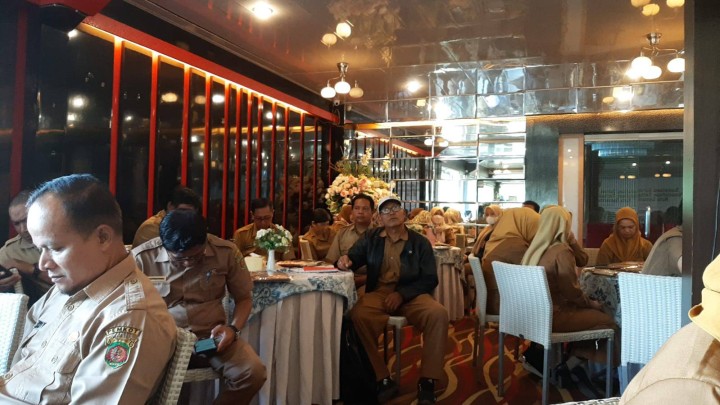 Giat, Selasa 01 Juli 2025  Menghadiri Sosialisasi survey pengukuran indeks pengetahuan terhadap isu kependududkan kota samarinda tahun 2025 di Yen's Delight Cafe n Resto dihadiri Kasi Kesra, Menghadiri Sosialisasi Innovative Government Award (IGA) oleh Badan Strategi Kebijakan Dalam Negeri (BSKDN) Kemendagri dan Pengumuman Penganugrahan Lomba Bambai Kota Samarinda 2025 di Gedung Arutala Lt 4 Bapperida Kota Samarinda dihadiri Lurah & Mengikuti Zoom Meeting dengan Tema " Sosialisasi Pemanfaatan Aplikasi SIM Linmas diikuti Kasi Tapem.