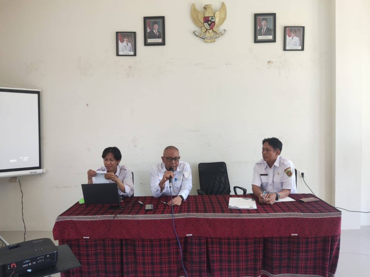 Giat, Rabu 02 Juli 2025 Melaksanakan Rapat Koordinasi Rutin tiap awal bulan dengan Seklur, seluruh Kasi dan seluruh Staf kelurahan sempaja barat dipimpin oleh Lurah.