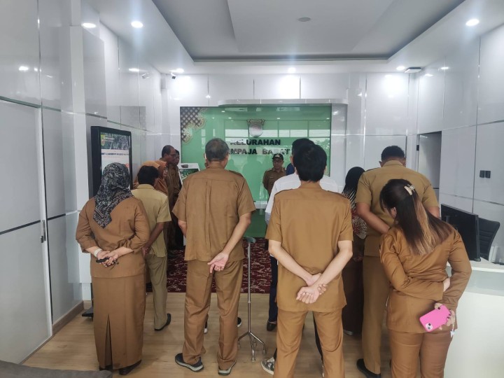 Giat, Senin 07 Juli 2025 Melaksanakan apel Senin pagi di kelurahan sempaja barat dipimpin oleh Lurah