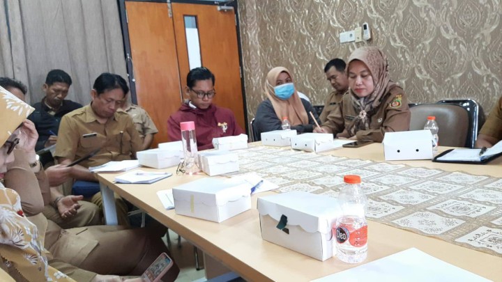 Giat, Selasa 08 Juli 2025 Menghadiri Rapat koordinasi TW II dan Penyampaian Aplikasi E-Dalev di Ruang Camat Samarinda Utara dihadiri Seklur, Kasi Ekbang, Kasi Kesra dan Bendahara, Menghadiri Rapat koordinasi SKM dan Pelatihan oss di aula kantor kecamatan samarinda utara & Melaksanakan Rapat Koordinasi Lurah dengan Seklur dan seluruh Kasi kelurahan sempaja barat dipimpin Lurah.