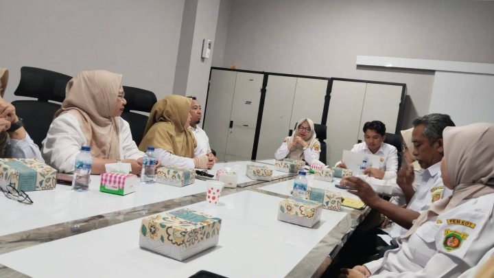 Giat, Rabu 09 Juli 2025 Menghadiri Penutupan Pelatihan Tata Rias Kegiatan Probebaya Bidang Pemberdayaan Masyarakat Tahun 2025 Kerjasama LPK Ganesha dan Pokmas Kelurahan Sempaja Barat dihadiri Kasi Kesra &  Menghadiri Rapat Evaluasi Penatausahaan Probebaya 2024 serta Implementasi Probebaya Tahun 2025 dan Coaching Clinic Penatausahaan serta Mekanisme Pemotongan dan Pemotongan Pajak didalam kegiatan Probebaya 2025 dihadiri Bendahara Kelurahan dan pembantu Bendahara Kegiatan Probebaya.