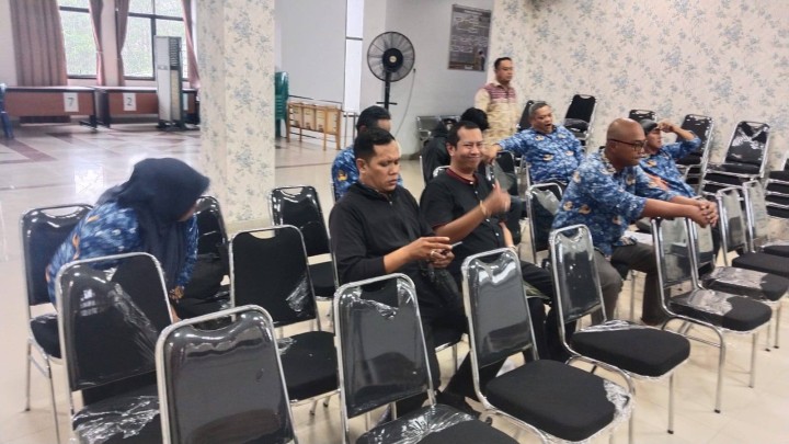 Giat siang, Kamis 17 Juli 2025 Menghadiri Rapat Sosialisasi Mandiri Sekuritas kepada Jajaran Pemerintah Kota Samarinda di Arutala Ballroom Gedung B Lt.IV Bapperida Samarinda dihadiri Lurah dan Seklur & Menghadiri Rapat Sosialisasi tentang Surat Pelayanan Ahli di Aula Kantor Kecamatan Samarinda Utara dihadiri Kasi Tapem beserta staf.