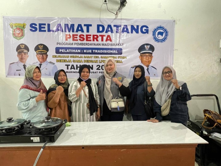 Giat, Sabtu 19 Juli 2025 Kegiatan Probebaya Bidang Pemberdayaan Masyarakat Tahun 2025 Menghadiri Penutupan Pelatihan Tata Boga Kerjasama LPK Ganesha dan Pokmas Kelurahan Sempaja Barat dihadiri Kasi Kesra dan Tim Pendamping Non Infrastruktur.