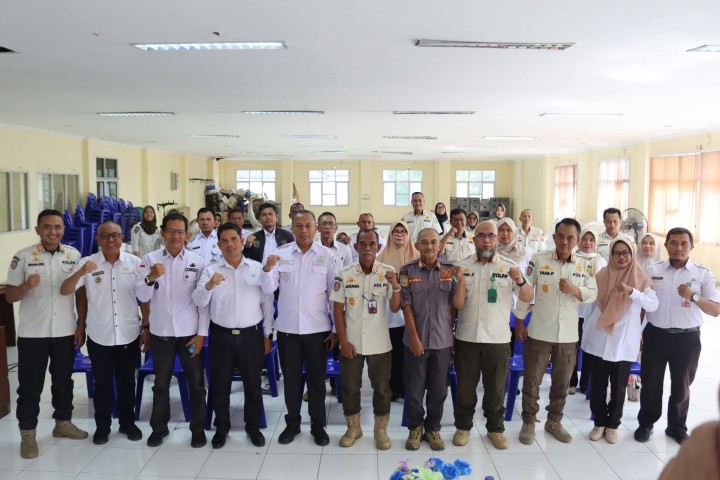 Giat, Rabu 30 Juli 2025, Menghadiri Rapat Koordinasi Kasat Linmas Se-Kota Samarinda di ruang rapat Pertemuan Lt 3 Kantor Satpol PP Samarinda dihadiri Lurah & Mengikuti Zoom Meeting High Level Meeting TPID Kota Samarinda diikuti Kasi Kesra.