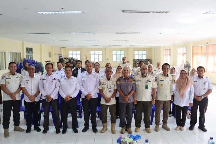 Giat, Rabu 30 Juli 2025, Menghadiri Rapat Koordinasi Kasat Linmas Se-Kota Samarinda di ruang rapat Pertemuan Lt 3 Kantor Satpol PP Samarinda dihadiri Lurah & Mengikuti Zoom Meeting High Level Meeting TPID Kota Samarinda diikuti Kasi Kesra.