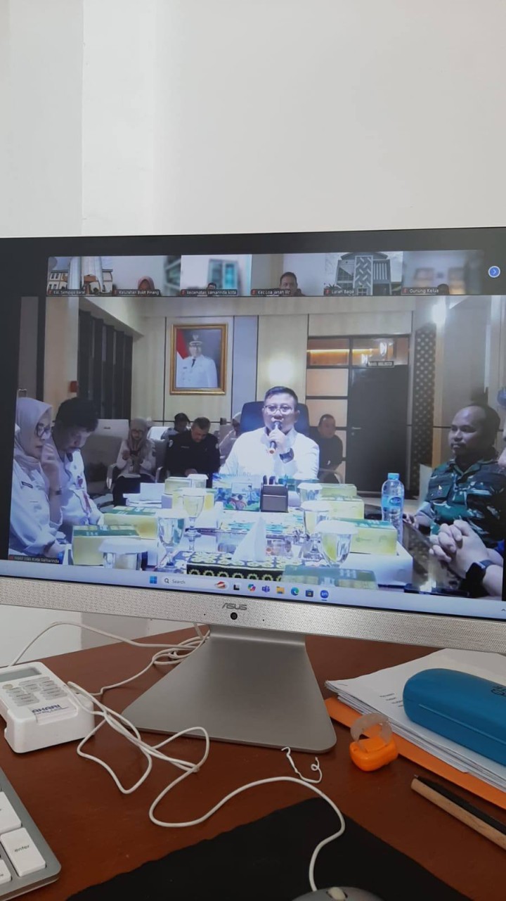 Giat, Rabu 30 Juli 2025, Menghadiri Rapat Koordinasi Kasat Linmas Se-Kota Samarinda di ruang rapat Pertemuan Lt 3 Kantor Satpol PP Samarinda dihadiri Lurah & Mengikuti Zoom Meeting High Level Meeting TPID Kota Samarinda diikuti Kasi Kesra.