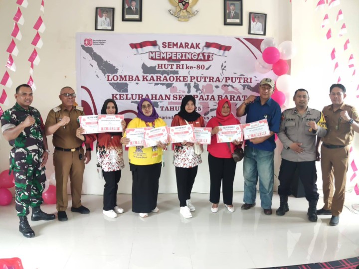Acara selanjutnya yang sangat di tunggu2 oleh seluruh peserta yang Juara dalam kategori yaitu Lomba Kebersihan Kampung, Hias Kampung, Karaoke Putra atau Putri, Kue Tradisional Non Beras oleh Ibu Dasawisma dan Turnamen Lomba Voli Putri dalam rangka Semarak Memperingati HUT RI ke 80 Penyerahan Hadiah langsung diberikan kepada seluruh Pemenang Lomba. Selamat buat kepada seluruh para pemenang sukses selalu dan makin keren, Hadiah dan Sertifikat Pemenang diserahkan langsung oleh Bapak Lurah Sempaja Barat. Terimakasih banyak bantuannya kepada peserta atas kehadirannya tidak lupa juga seluruh Staf Kelurahan, Babinsa, Bhabinkamtibmas, Anak KKN Mahasiswa UINSI dan Anak KKN Mahasiswa UWGM .