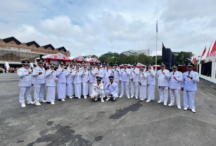 Giat, Minggu 17 Agustus 2025 Menghadiri Upacara Detik Proklamasi Kemerdekaan Republik Indonesia dalam Rangka Hari Ulang Tahun ke-80 Kemerdekaan Republik Indonesia Tahun 2025 di Lapangan Parkir Gor Segiri Samarinda dihadiri Lurah dan Seklur & Menghadiri Upacara HUT RI ke 80 di Lapangan Sekolah SMA Negeri 9 Samarinda kelurahan Lempake dihadiri seluruh Staf Kelurahan Sempaja Barat.