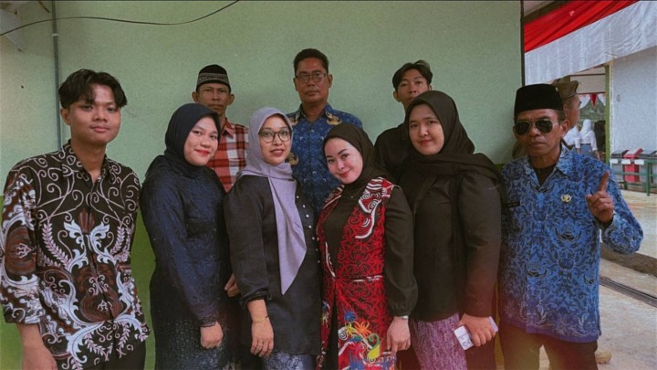 Giat, Minggu 17 Agustus 2025 Menghadiri Upacara Detik Proklamasi Kemerdekaan Republik Indonesia dalam Rangka Hari Ulang Tahun ke-80 Kemerdekaan Republik Indonesia Tahun 2025 di Lapangan Parkir Gor Segiri Samarinda dihadiri Lurah dan Seklur & Menghadiri Upacara HUT RI ke 80 di Lapangan Sekolah SMA Negeri 9 Samarinda kelurahan Lempake dihadiri seluruh Staf Kelurahan Sempaja Barat.