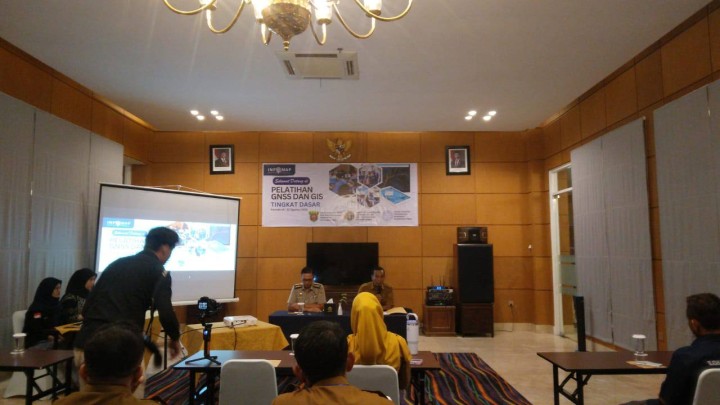 Giat, Selasa 19 Agustus 2025 ‎ ‎Mengikuti Workshop Training Pengukuran GNSS dan GIS dalam Hal Pengukuran dan Pemetaan di Hotel Puri Senyiur Samarinda dihadiri Kasi Tapem, Mengikuti Zoom Meeting dalam Pembukaan Sosialisasi dan Bimtek E-Monev Pemeringkatan Badan Publik di Lingkungan Pemerintah Kota Samarinda Tahun 2025 diikuti Seklur & Peninjauan surat tanah balik nama Sertifikat di RT 01 Blok dihadiri Staf Kasi Tapem.