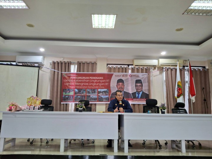 Giat, Rabu 20 Agustus 2025 ‎Kedatangan Dosen untuk menjemput Mahasiswa KKN UINSI yang telah menyelesaikan KKN di Kelurahan Sempaja Barat dihadiri Kasi Kesra, Peninjauan lokasi tanah di AW Syahrani 4 Blok L RT 01 dihadiri Staf Tapem, Babinsa dan Ketua RT 01, Mengikuti Zoom Meeting Rapat Paripurna DPRD Kota Samarinda Masa Persidangan II Tahun 2025 dengan agenda: Penjelasan Wali Kota Samarinda atas Usulan Raperda di Luar Propemperda Kota Samarinda diikuti Seklur & Menghadiri Rapat Pengumuman Juara Lomba Kebersihan Lingkungan dan Lomba Menghias Lingkungan di Aula Kecamatan Samarinda Utara dihadiri Kasi Ekbang.