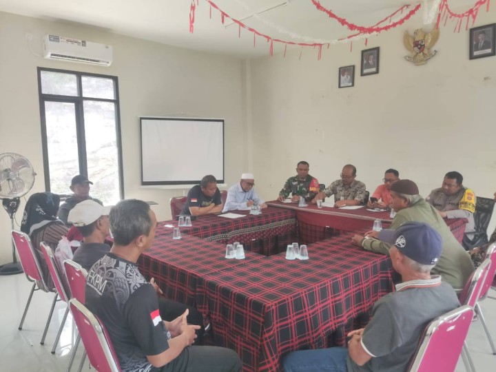 Giat siang, Kamis 04 September 2025 ‎ ‎Melaksanakan Mediasi lanjutan pada Tanah di Jln AW Syahrani Blok L RT 01 An pak Adi tanah atas nama pak Erpandi di Aula Kantor Kelurahan Sempaja Barat dihadiri Kasi Tapem Kelurahan Sempaja Barat beserta staf, Perwakilan Staf Tapem Kecamatan Samarinda Utara, Babinsa, Bhabinkamtibmas, Pemohon, Ketua RT. Alhamdulillah mediasi sukses, masing masing pihak berdamai dan bersepakat.