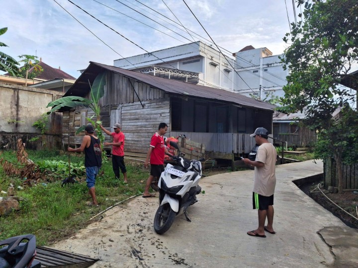 Giat, Minggu 07 September 2025 ‎Melaksanakan kerja bakti rutin dilingkungan Perumahan Pinang Mas RT 06 dan Perum Kayu Manis RT 07 pada Kelurahan Sempaja Barat dihadiri Kasi Ekbang, Ketua RT dan seluruh warga terimakasih atas perhatiannya diucapkan terima kasih.