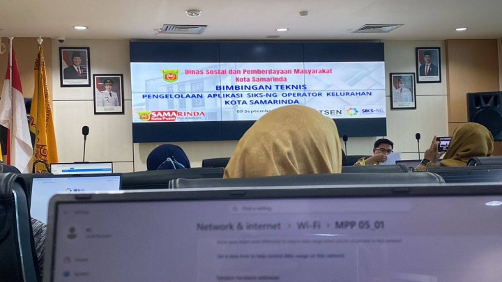 Giat, Selasa 09 September 2025 Menghadiri Rapat Pembukaan Pelatihan dan Sertifikasi Tenaga Kerja Konstruksi di Yello Hotel Samarinda dihadiri Kasi Ekbang & Menghadiri Bimtek Operator SIKS-NG Kelurahan di Ruang Rapat Lt 5 DPMPTSP (Gedung MPP) dihadiri Staf Kesra.
