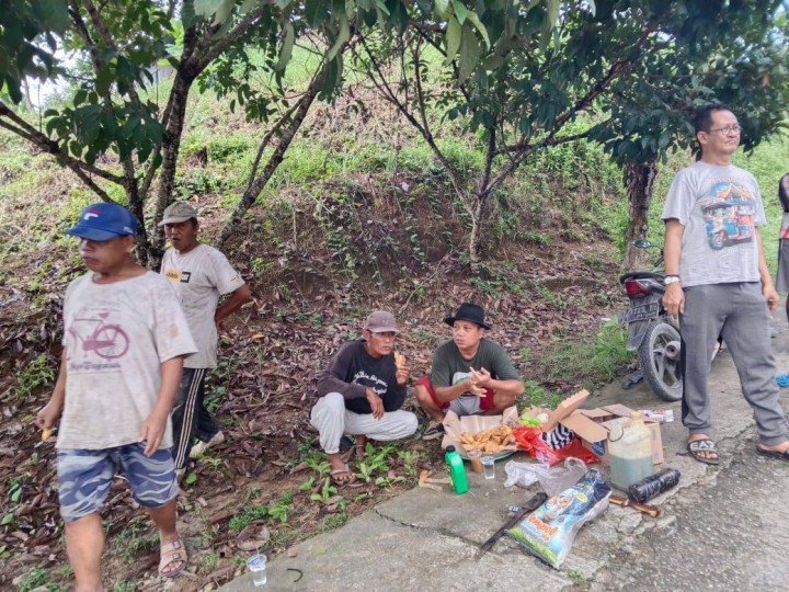 Giat, Minggu 14 September 2025 Melaksanakan kerja bakti rutin dilingkungan Perumahan TVRI Graha Asri RT 05 pada Kelurahan Sempaja Barat dihadiri Kasi Ekbang, Ketua RT dan seluruh warga terimakasih atas perhatiannya diucapkan terima kasih