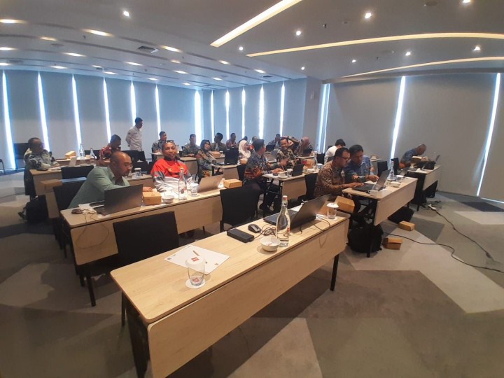 Giat, Senin 15 September 2025 Hari pertama Mengikuti Pelatihan Penerapan Teknologi Artificial Intelligence (AI) di Kota Samarinda di Tingkat Kelurahan di Hotel Ibis Jl Mulawarman Samarinda dihadiri oleh Lurah