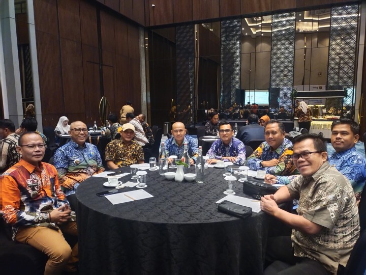 Giat, Senin 15 September 2025 Hari pertama Mengikuti Pelatihan Penerapan Teknologi Artificial Intelligence (AI) di Kota Samarinda di Tingkat Kelurahan di Hotel Ibis Jl Mulawarman Samarinda dihadiri oleh Lurah