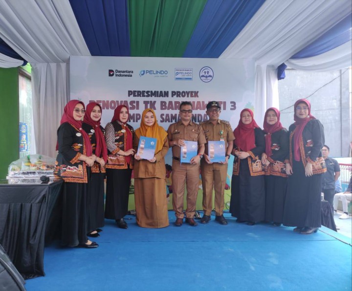 Giat, Senin 22 September 2025 Melaksanakan apel Senin pagi di kelurahan sempaja barat dipimpin oleh Kasi Kesra & Menghadiri "Peresmian Proyek Renovasi TK Barunawawati 3 Sempaja Samarinda" yang dihadiri oleh Direktur Pelindo Jasa Maritim, Sekretaris Camat Samarinda Utara, Lurah Sempaja Barat, Tim Pelindo, staf Kelurahan, Wali Murid dan Murid TK Barunawati.