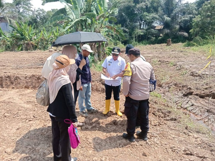 Giat Rabu 24 September 2025 Peninjauan lahan di Jl AW Syahrani RT 02 dihadiri Lurah, Kasi Ekbang, Kasi Tapem dan Bhabinkantibmas.