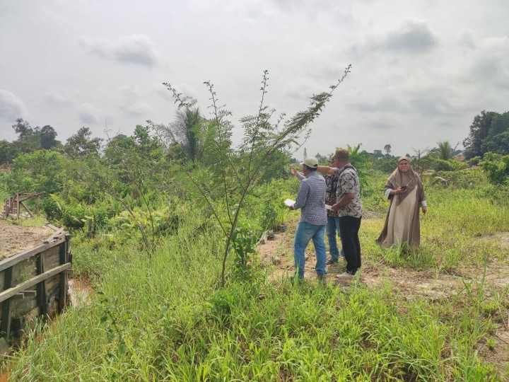 Giat, Kamis 25 September 2025 Menghadiri Sosialisasi Indeks Pembangunan Keluarga (I-Bangga) Ruang Arutala Kantor Bapperida Kota Samarinda dihadiri Lurah & Monitoring ke lapangan jl AW Syahrani RT 02 dihadiri Kasi Tapem beserta staf.