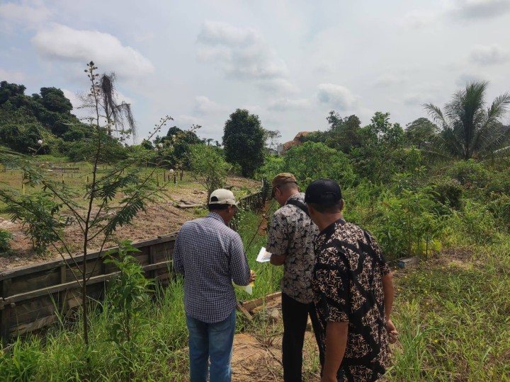 Giat, Kamis 25 September 2025 Menghadiri Sosialisasi Indeks Pembangunan Keluarga (I-Bangga) Ruang Arutala Kantor Bapperida Kota Samarinda dihadiri Lurah & Monitoring ke lapangan jl AW Syahrani RT 02 dihadiri Kasi Tapem beserta staf.