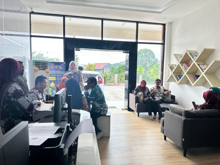 Giat, Kamis 25 September 2025 Mendampingi Pelaksanaan Probebaya Award dalam Penilaian Tingkat Kecamatan Samarinda Utara dihadiri PLT. Camat, Kasi Ekbang, Kasi Kesra Kecamatan beserta staf, Kasi Ekbang, Kasi Kesra Kelurahan beserta staf, Pendamping Infrastruktur, Pendampingan Non infrastruktur Kelurahan dan Ketua Pokmas beserta anggota.