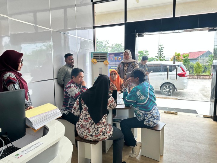 Giat, Kamis 25 September 2025 Mendampingi Pelaksanaan Probebaya Award dalam Penilaian Tingkat Kecamatan Samarinda Utara dihadiri PLT. Camat, Kasi Ekbang, Kasi Kesra Kecamatan beserta staf, Kasi Ekbang, Kasi Kesra Kelurahan beserta staf, Pendamping Infrastruktur, Pendampingan Non infrastruktur Kelurahan dan Ketua Pokmas beserta anggota.