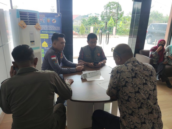 Giat sore, Kamis 25 September 2025 Menerima kunjungan dari Satpol PP kota samarinda terkait kegiatan satlinmas di kelurahan dihadiri Kasi Tapem.
