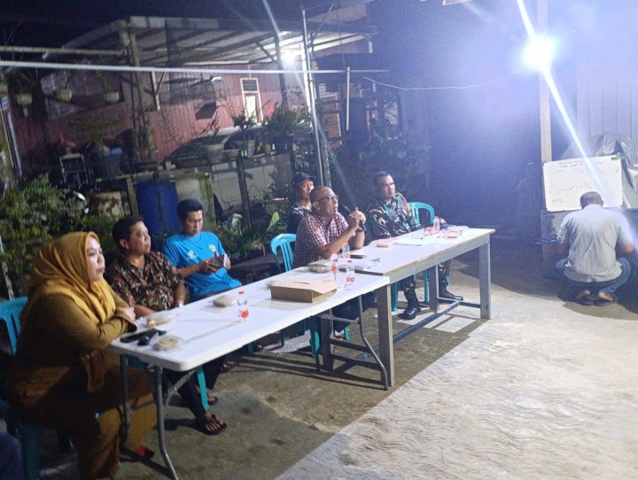 Giat malam, Selasa 30 September 2025 Pemilihan ketua RT 03 periode tahun 2025-2030 (Lima Tahun) berdasarkan Peraturan Walikota Samarinda Nomor 1 Tahun 2024 tentang Rukun Tetangga Kelurahan Sempaja Barat, Kecamatan Samarinda Utara dengan berakhirnya masa bakti ketua RT tahun 2022-2025. Selamat kepada Bapak Juhri atas terpilihnya sebagai Ketua RT 03 semoga menjalankan tugas sesuai dengan tujuan yang dicapai, selalu menjaga amanah dan selamat bertugas. ‎Pemilihan ketua RT 03 periode tahun 2025-2030 (Lima Tahun) berdasarkan Peraturan Walikota Samarinda Nomor 1 Tahun 2024 tentang Rukun Tetangga di hadiri Lurah, Kasi Tapem beserta staf, Babinsa Kelurahan, Anggota LPM dan Warga RT 03 se-kelurahan sempaja barat. Terimakasih atas kunjungannya telah berpartisipasi atas pemilihan RT dan Alhamdulillah berjalan dengan Lancar.